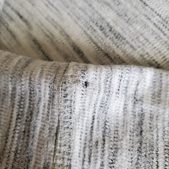 G by Guess Men's Size Large Pullover Hoodie Sweater Shirt Grey and White L - Picture 2 of 10